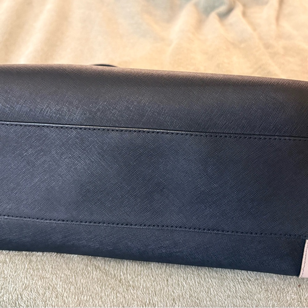 Kate Spade Large Hazel Court
Mason Bow Tie Bag - Picture 10 of 12